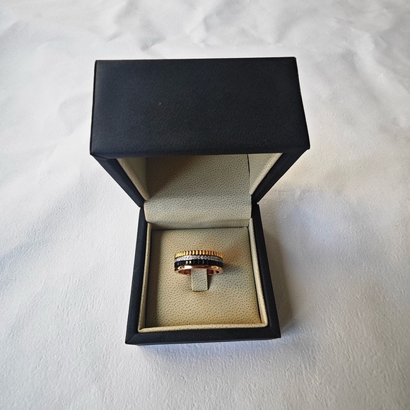 Boucheron 18k Gold Pavé Diamond Ring - Picture 2 of 5